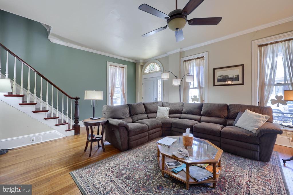 252 W MAIN STREET