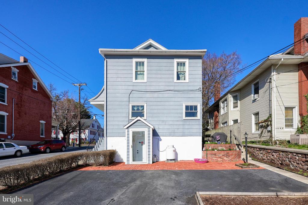 252 W MAIN STREET