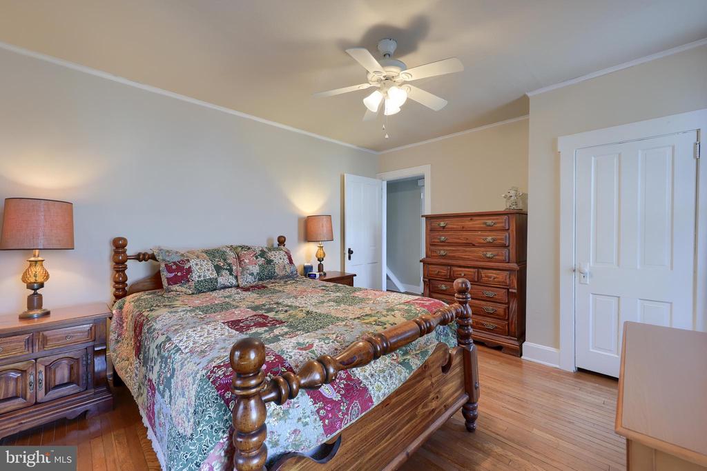 252 W MAIN STREET