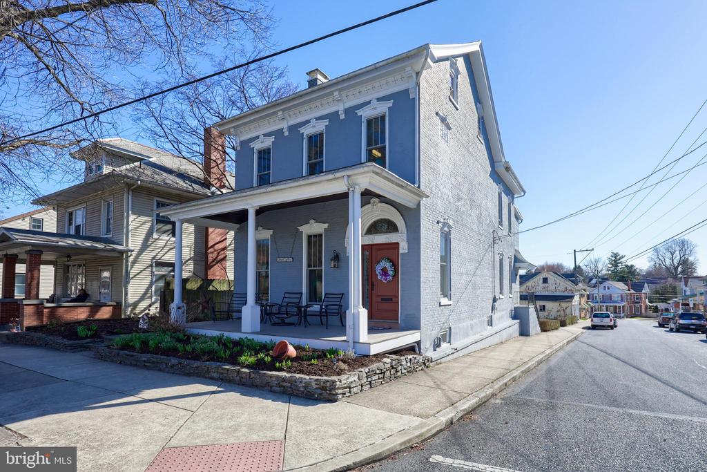 252 W MAIN STREET