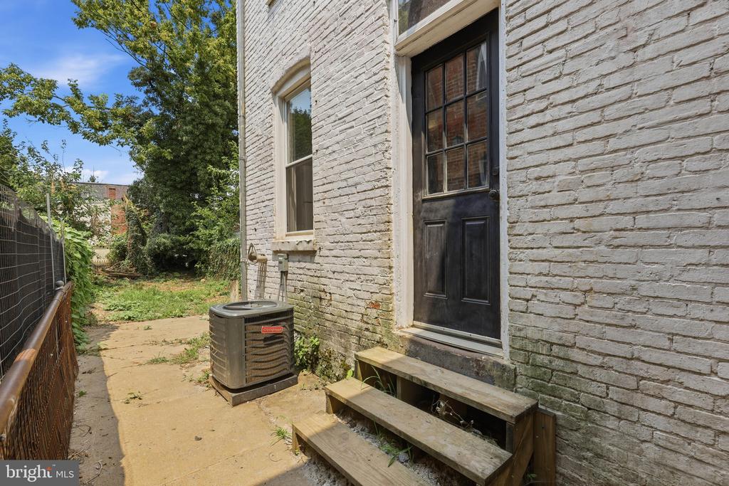 538 LOCUST STREET