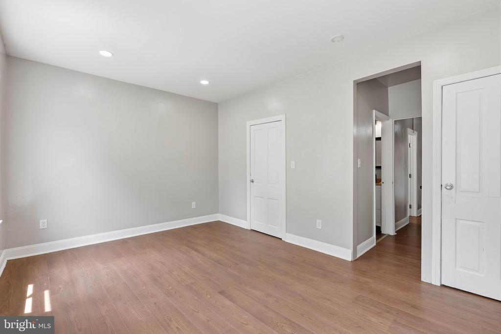 538 LOCUST STREET