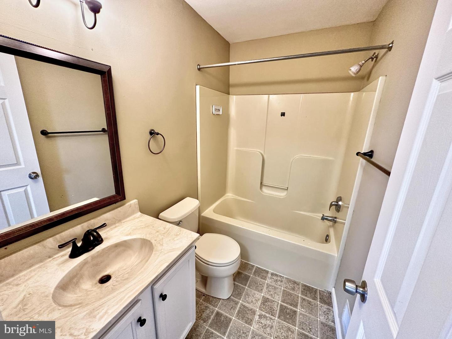 3677 Clauss Dr