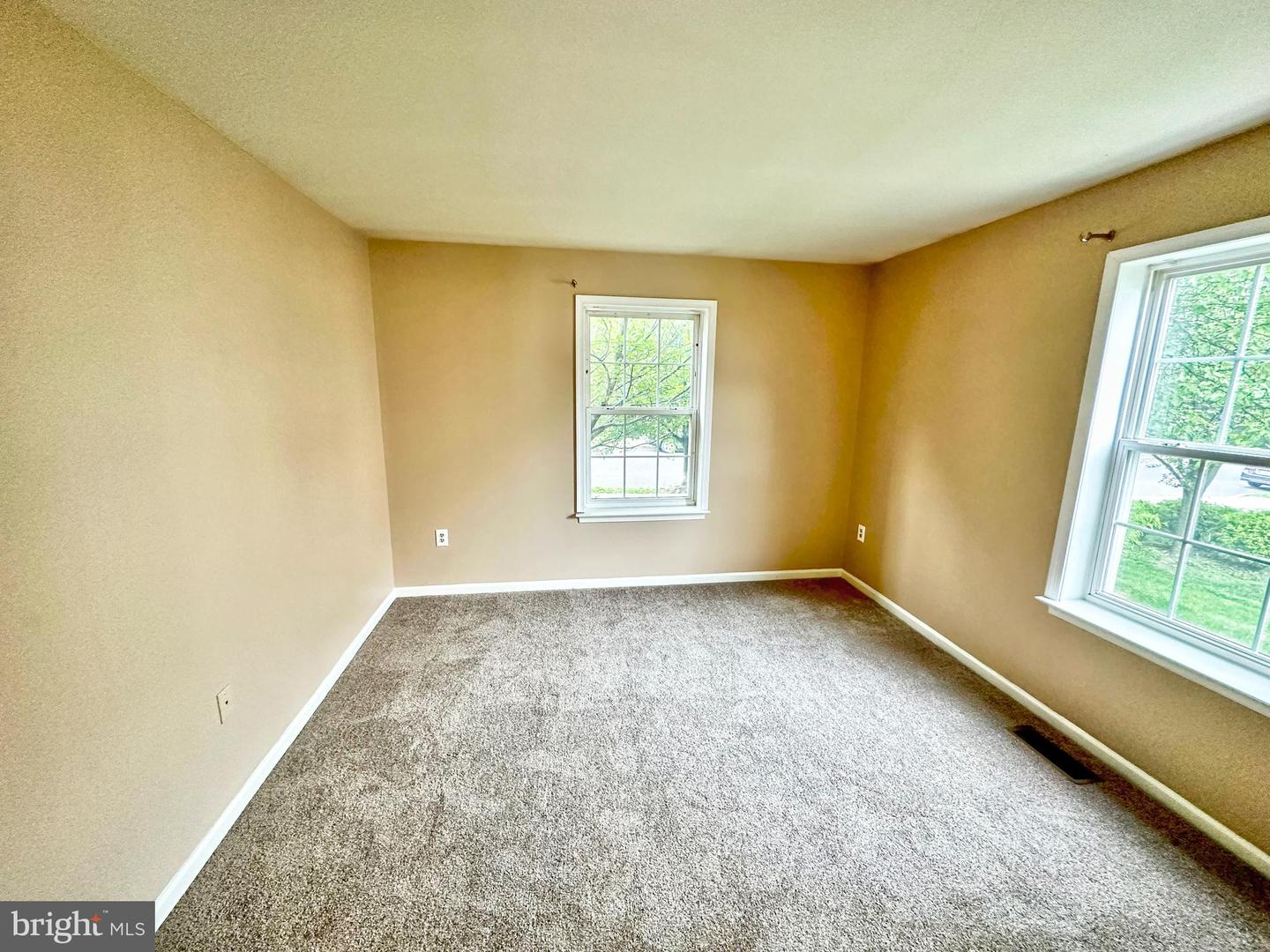 3677 Clauss Dr