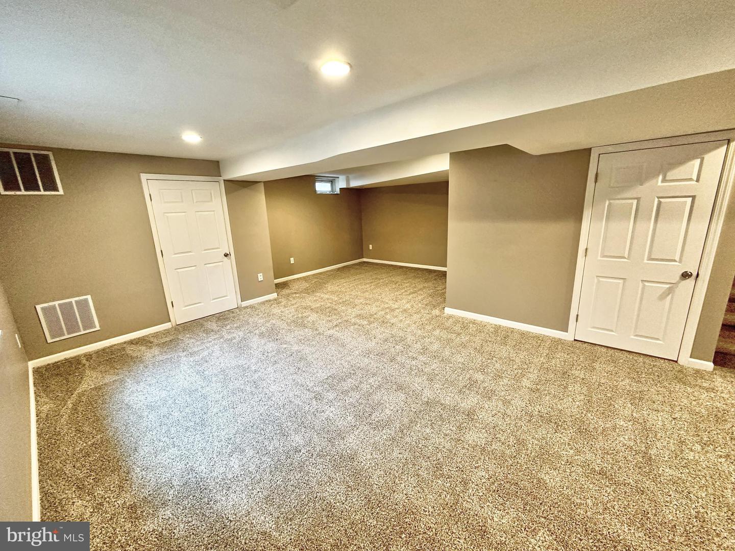 3677 Clauss Dr