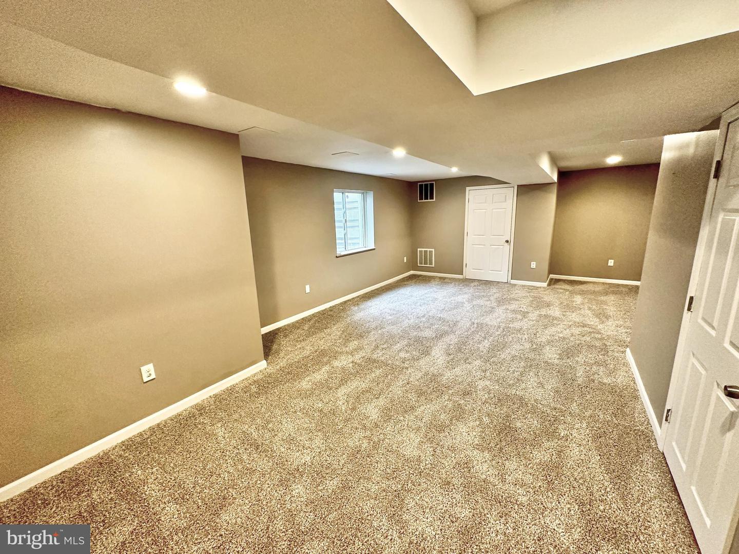 3677 Clauss Dr