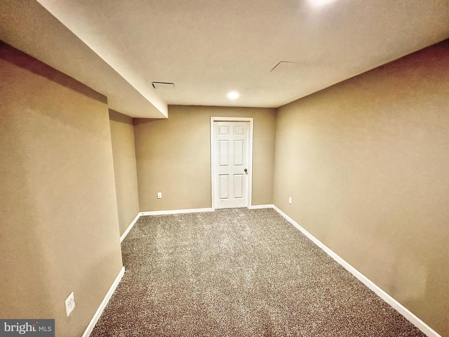 3677 Clauss Dr