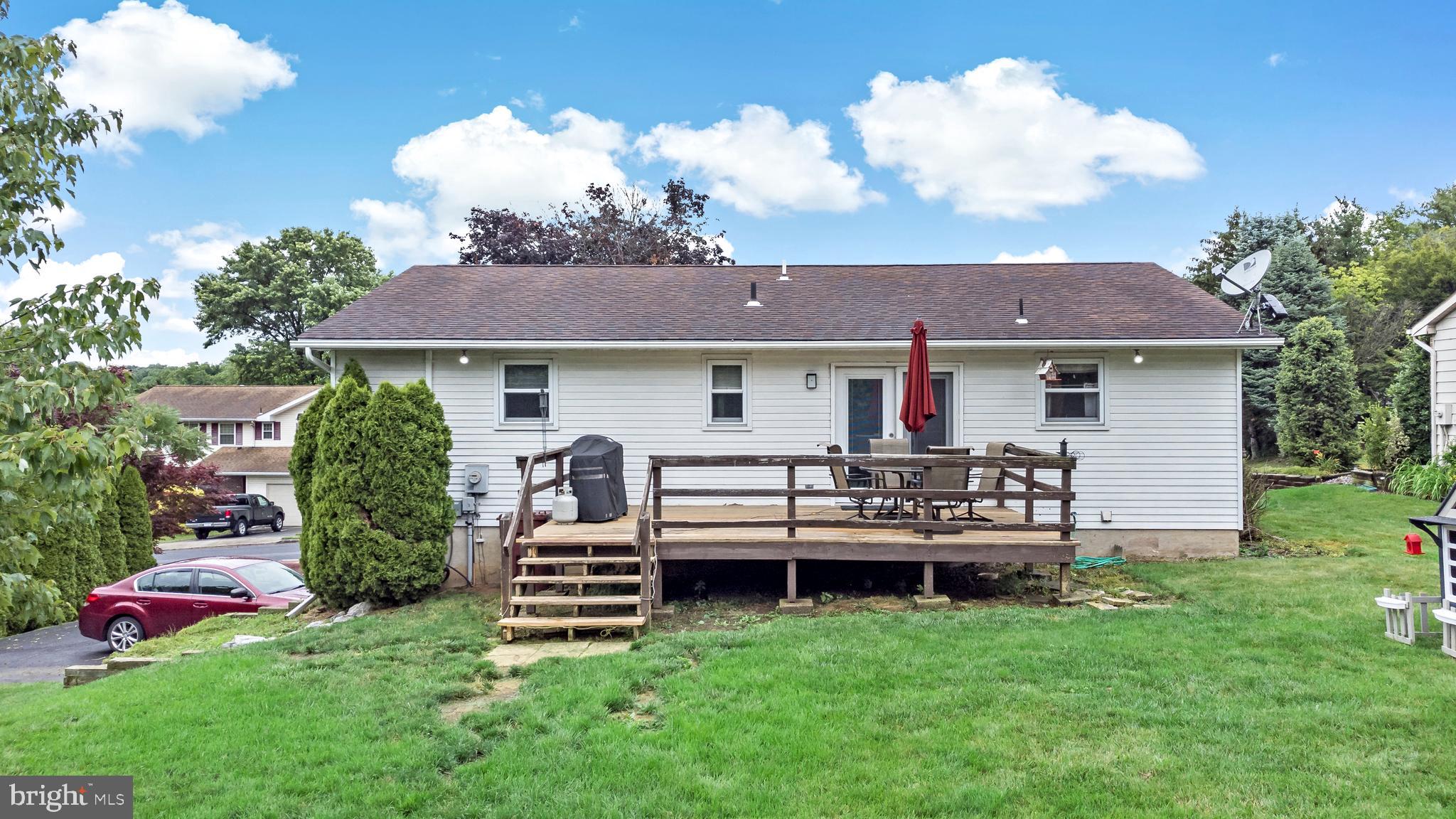 1988 Linden Ln