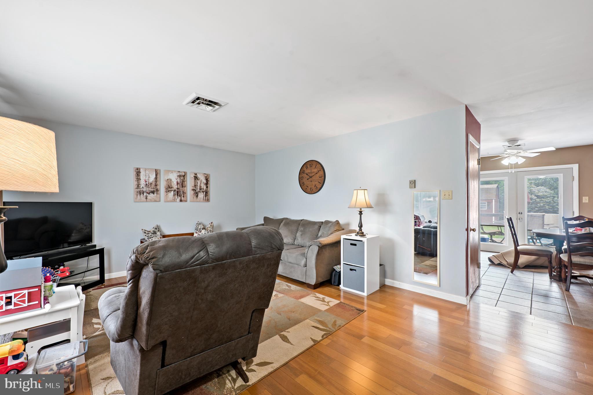 1988 Linden Ln