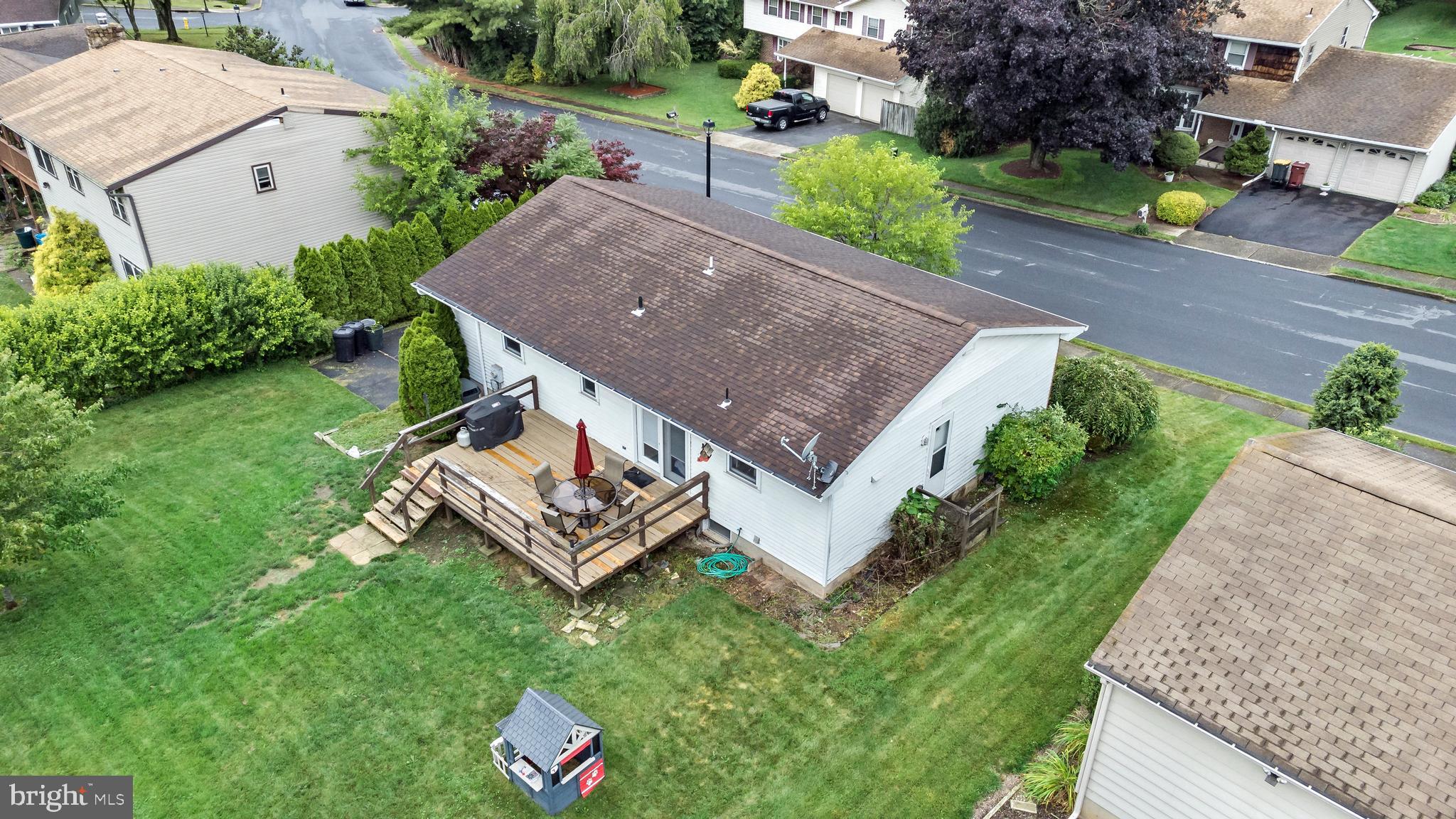 1988 Linden Ln