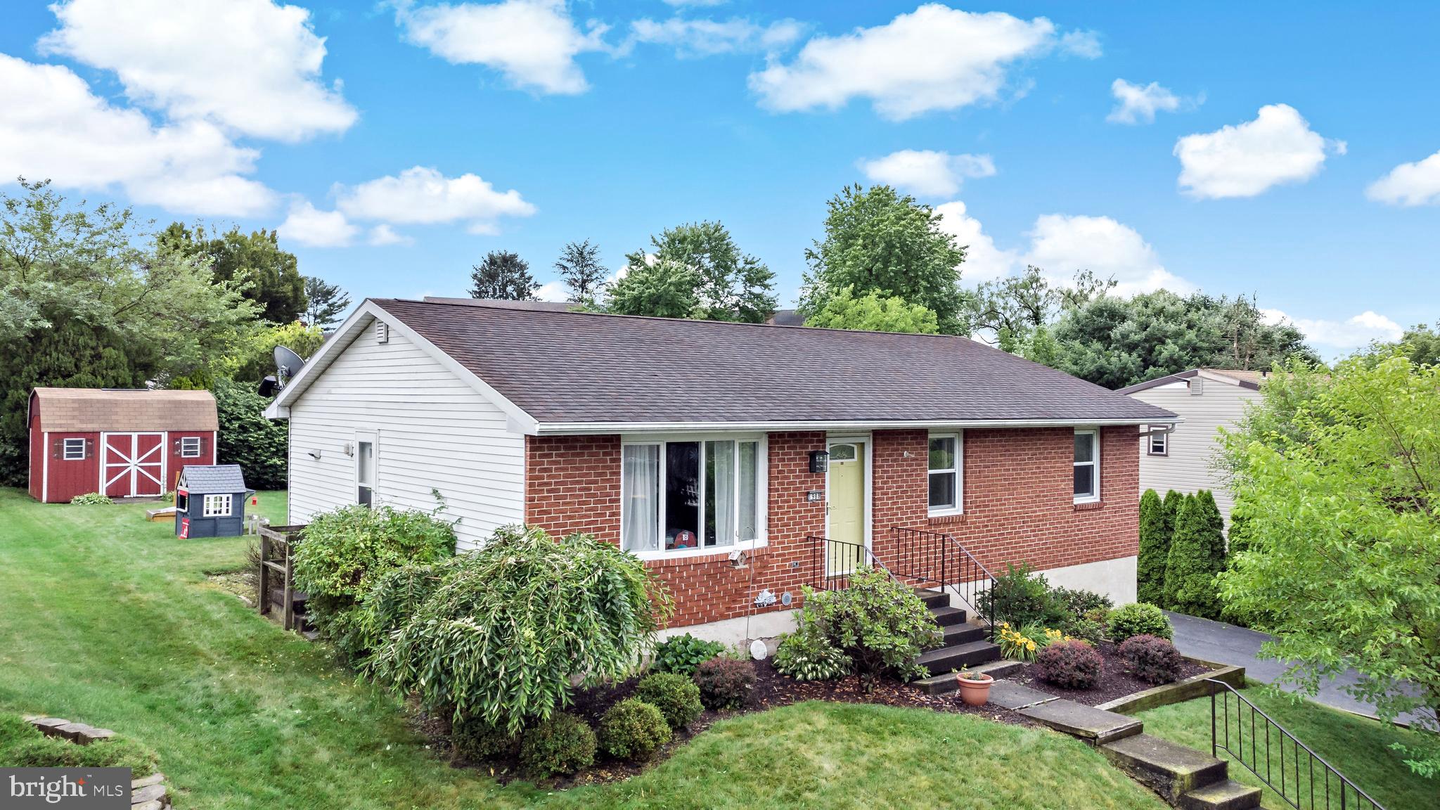 1988 Linden Ln