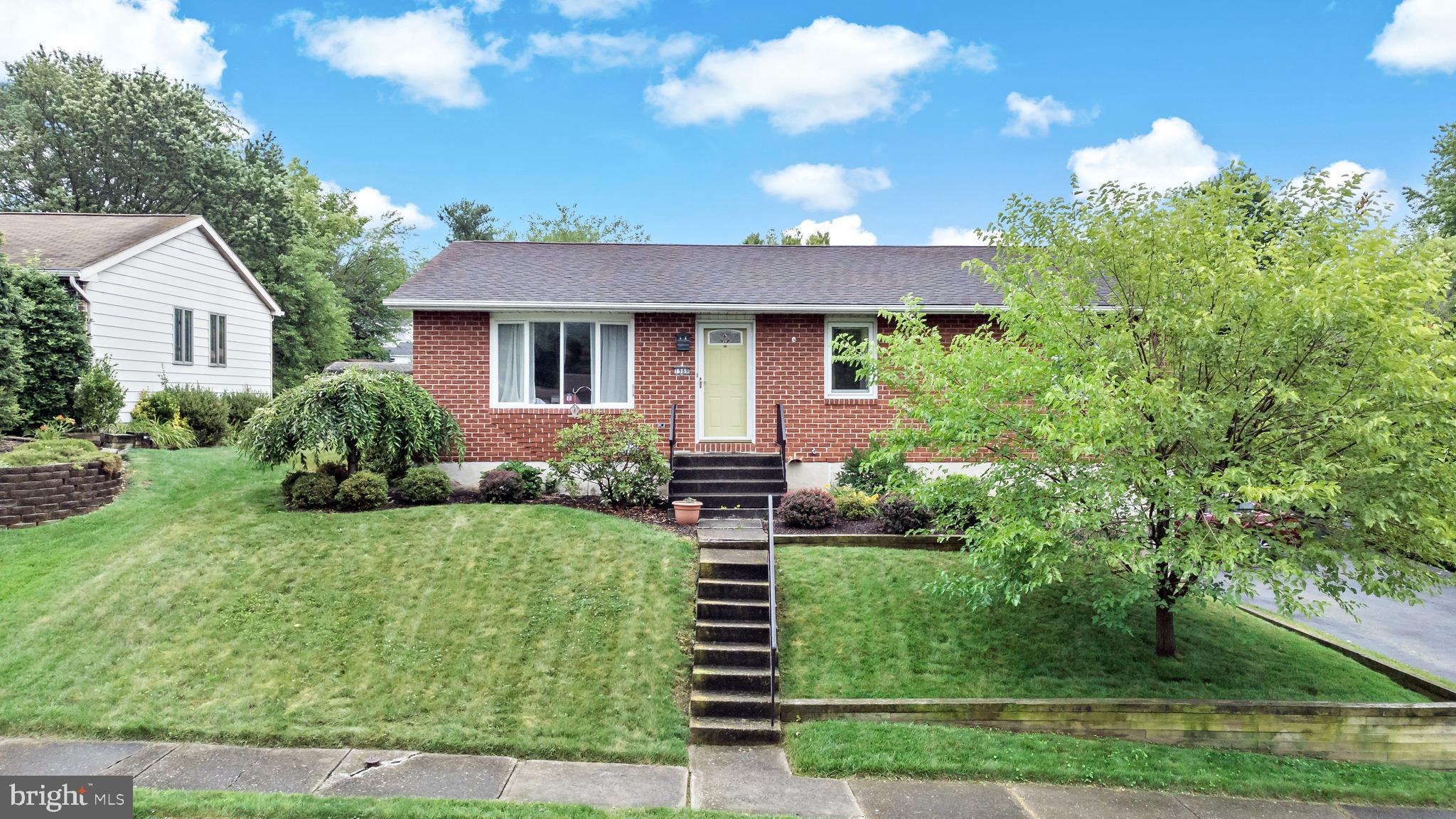 1988 Linden Ln