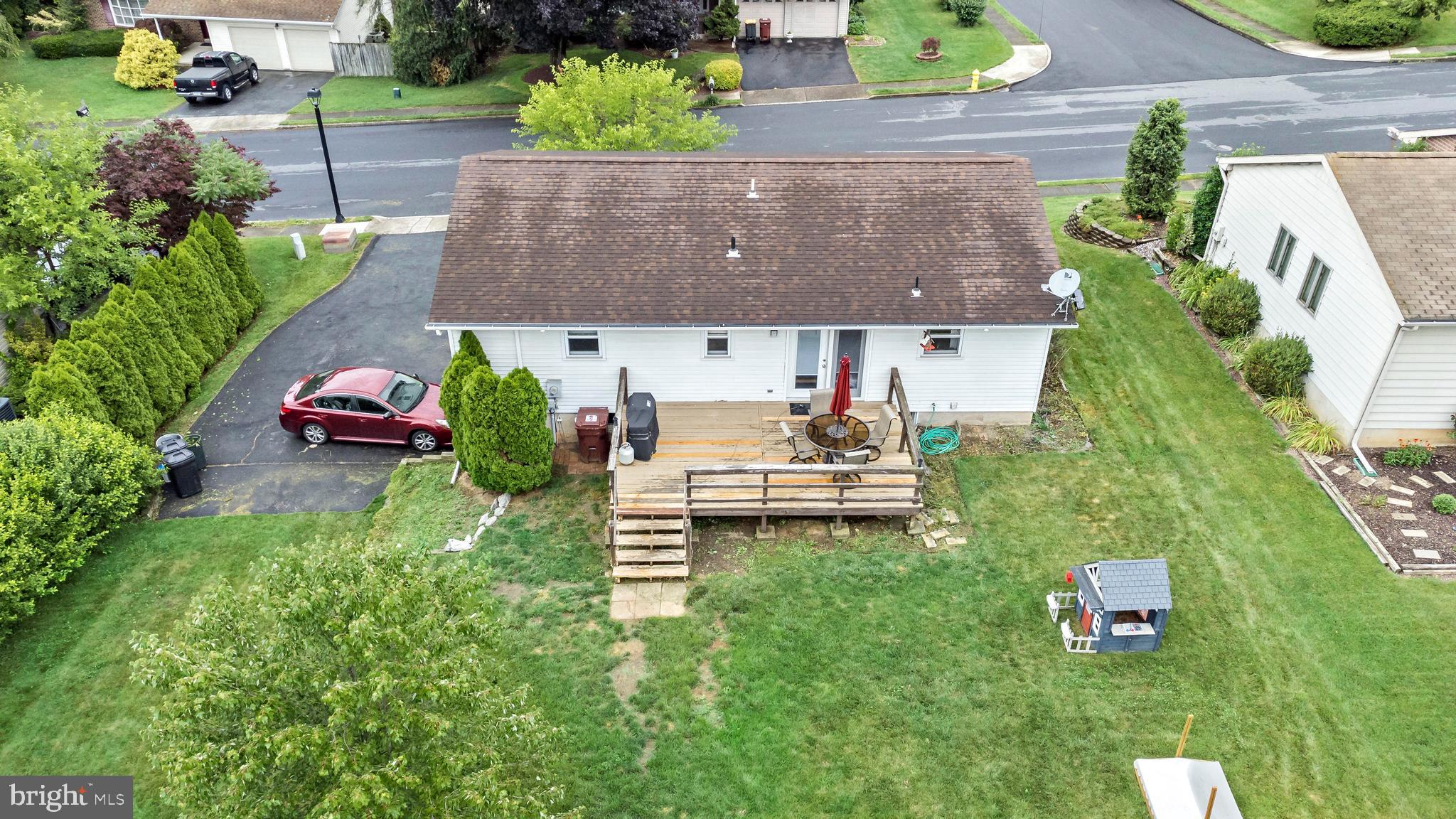 1988 Linden Ln