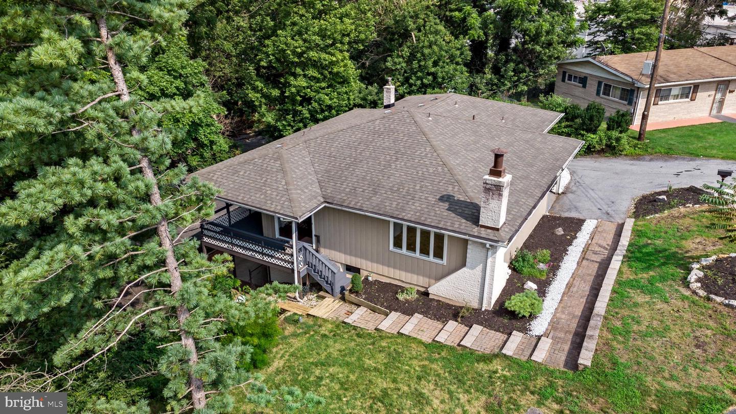 207 Delaware Ln