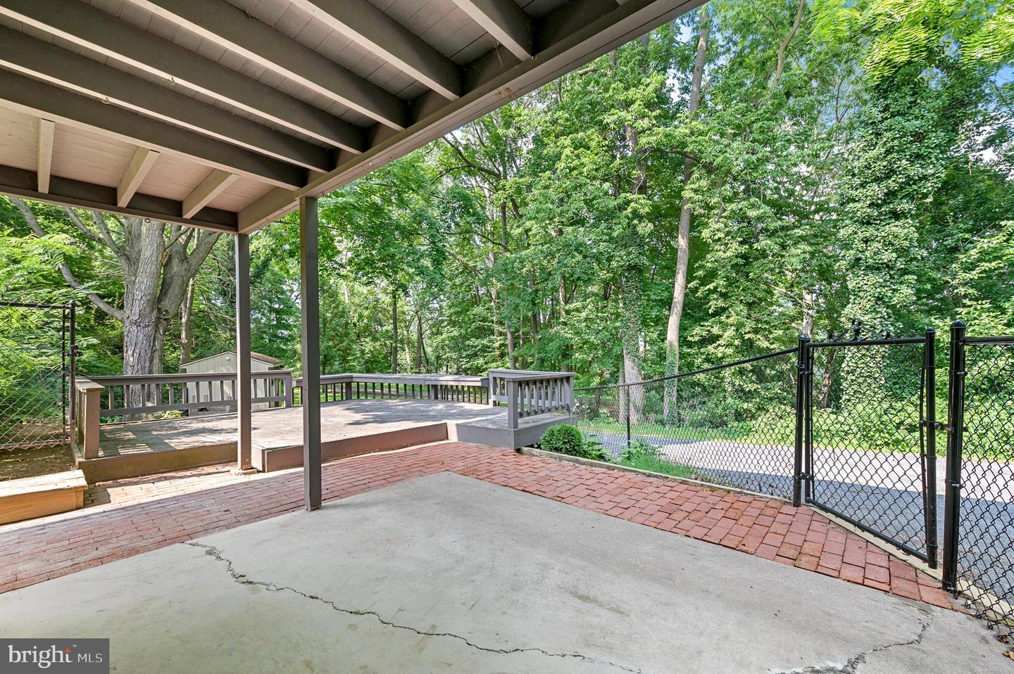 207 Delaware Ln