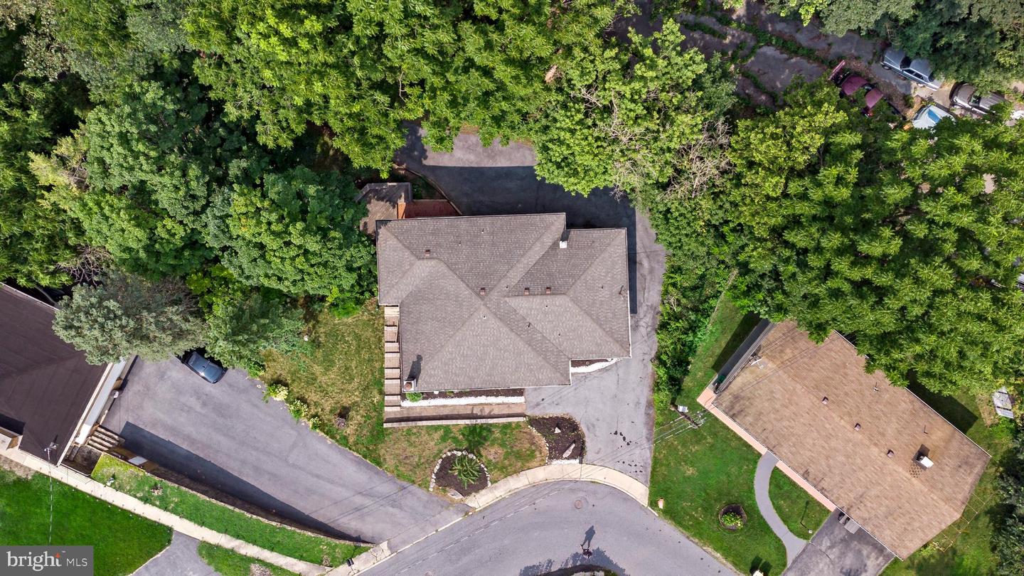 207 Delaware Ln