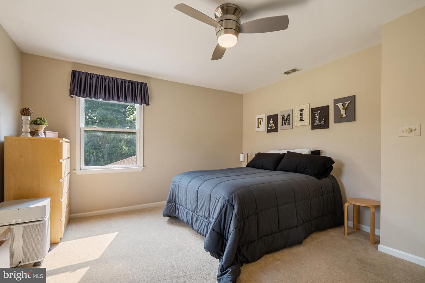 7592 Kings HIGHWAY