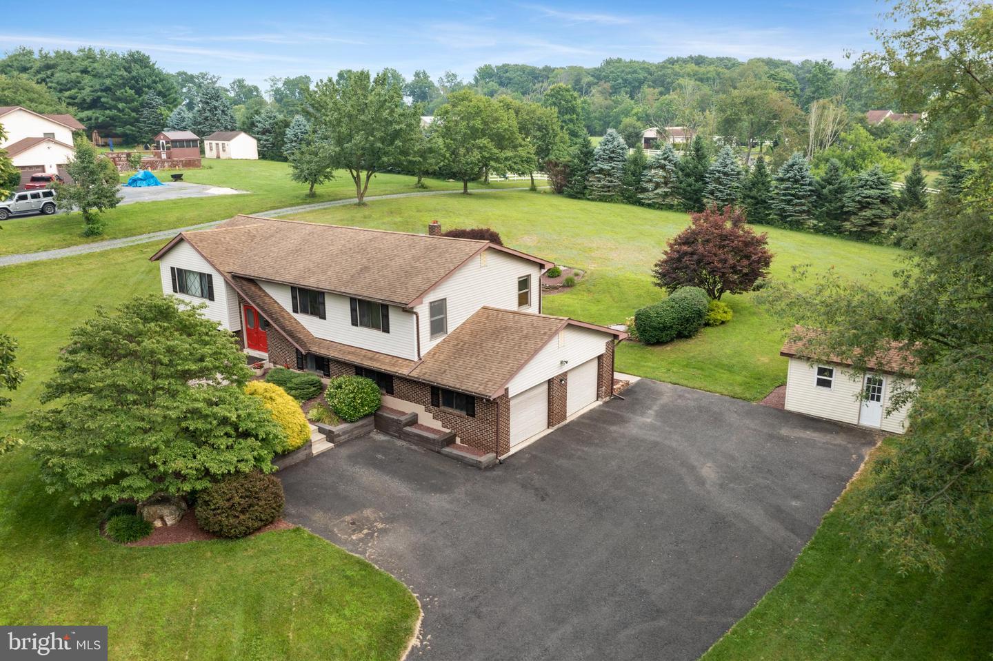 7592 Kings HIGHWAY