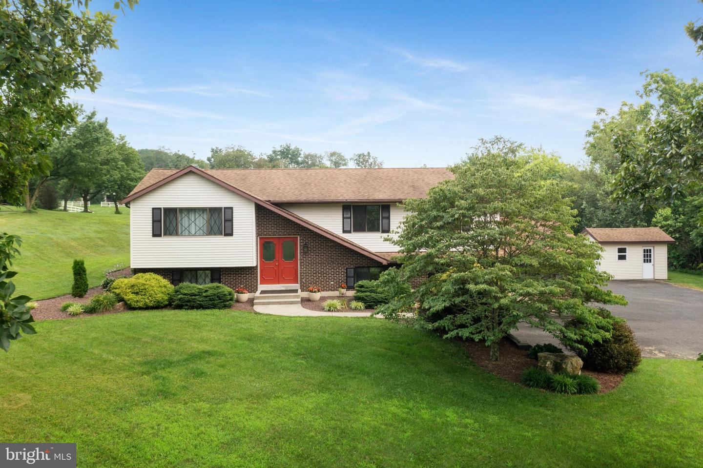 7592 Kings HIGHWAY
