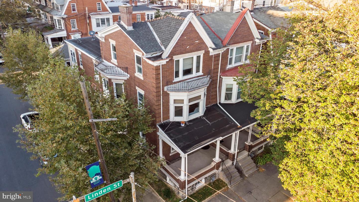1653 W W Linden St