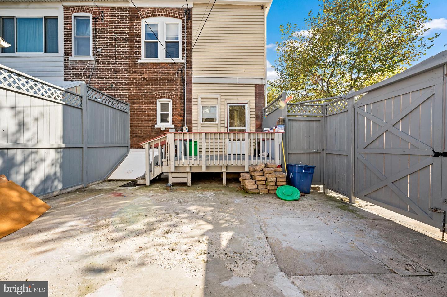 1653 W W Linden St