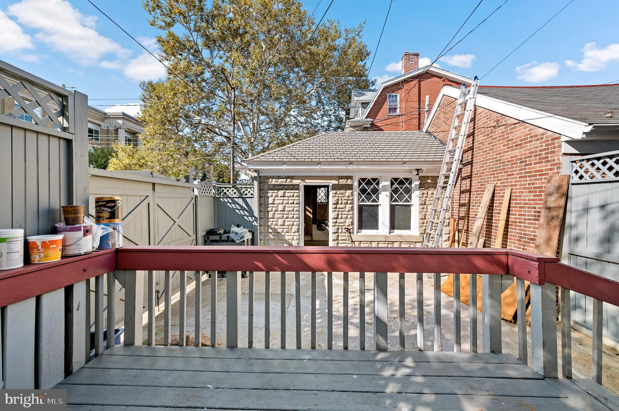 1653 W W Linden St