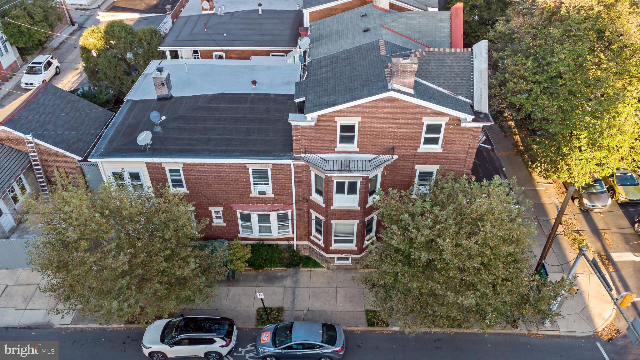 1653 W W Linden St