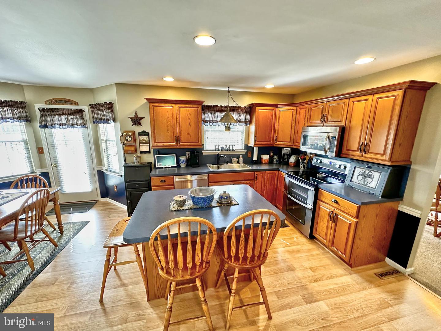5979 Palomino Dr