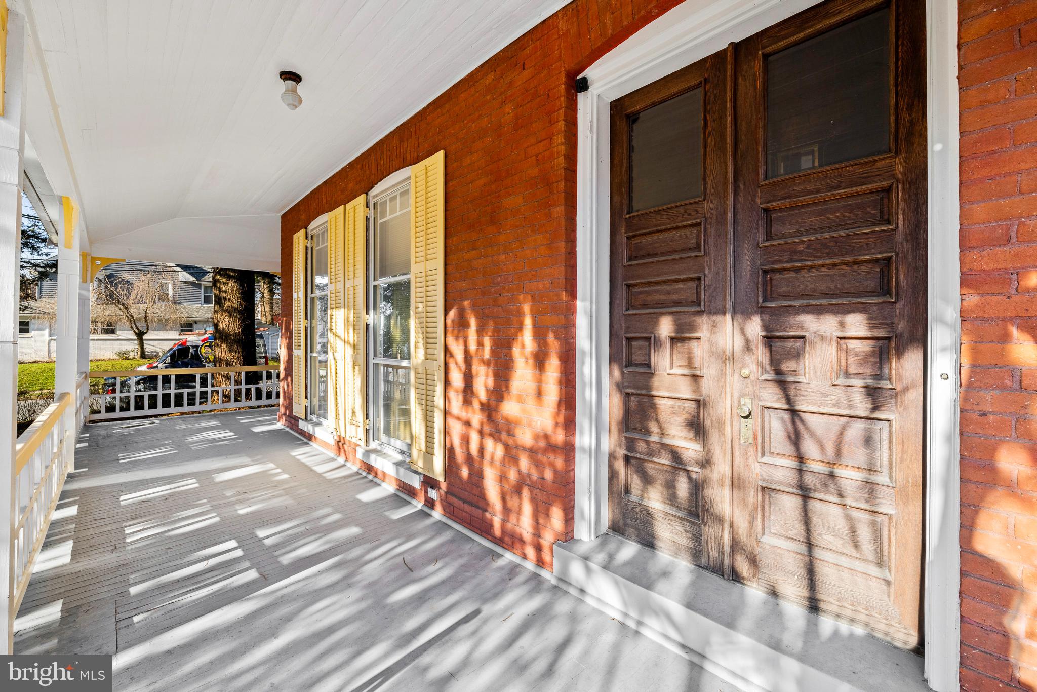 841 Seneca