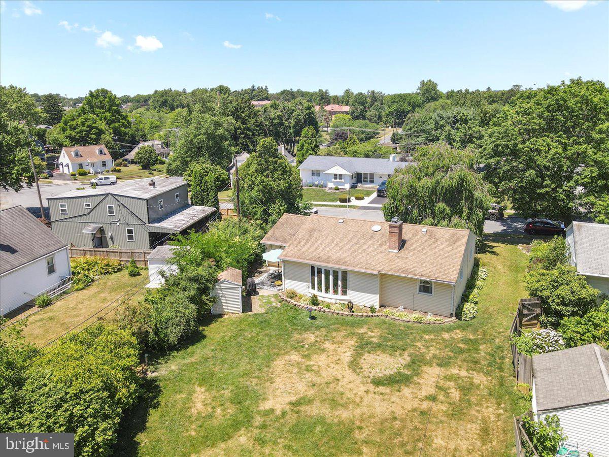 2764 W Fairview St