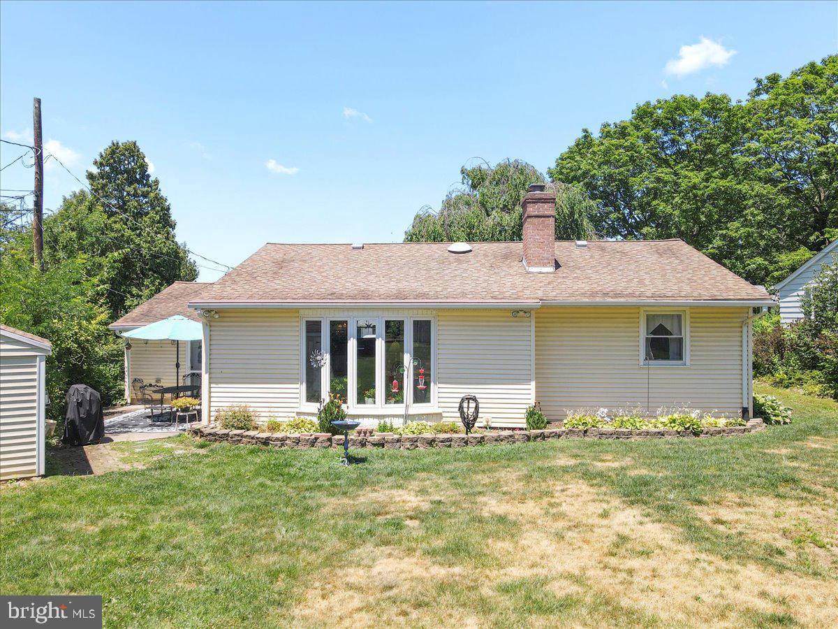 2764 W Fairview St