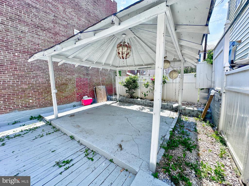 626 N N Front St
