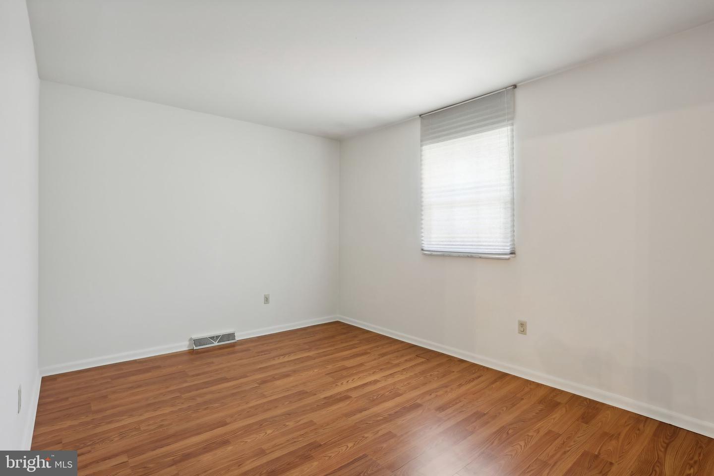 339 W Lexington St