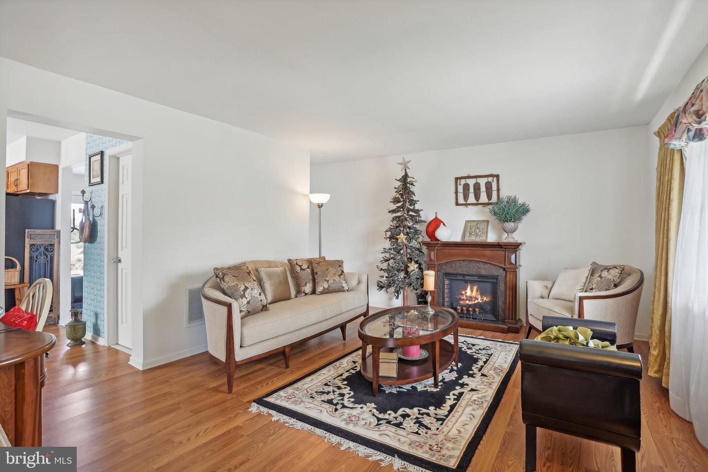 339 W Lexington St