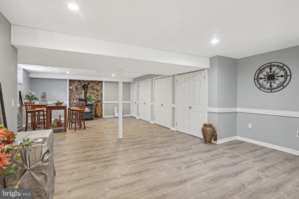 339 W Lexington St