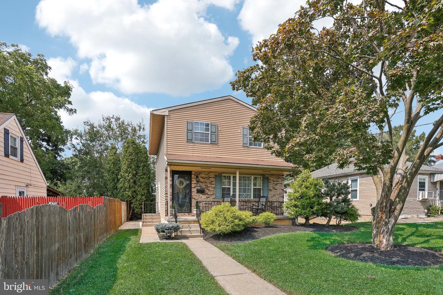 339 W Lexington St