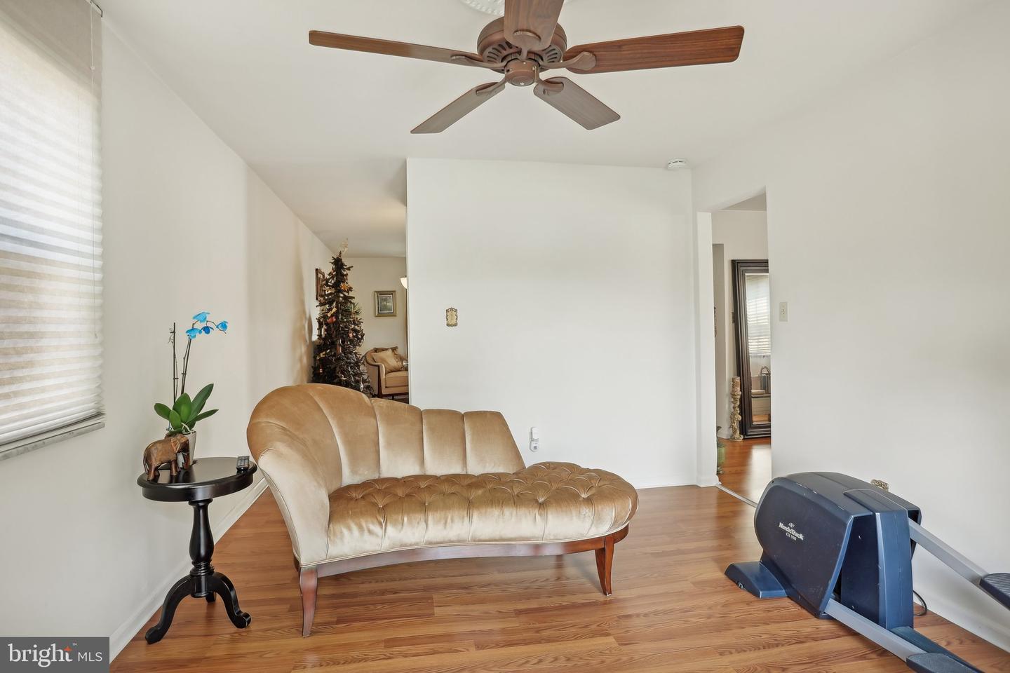 339 W Lexington St