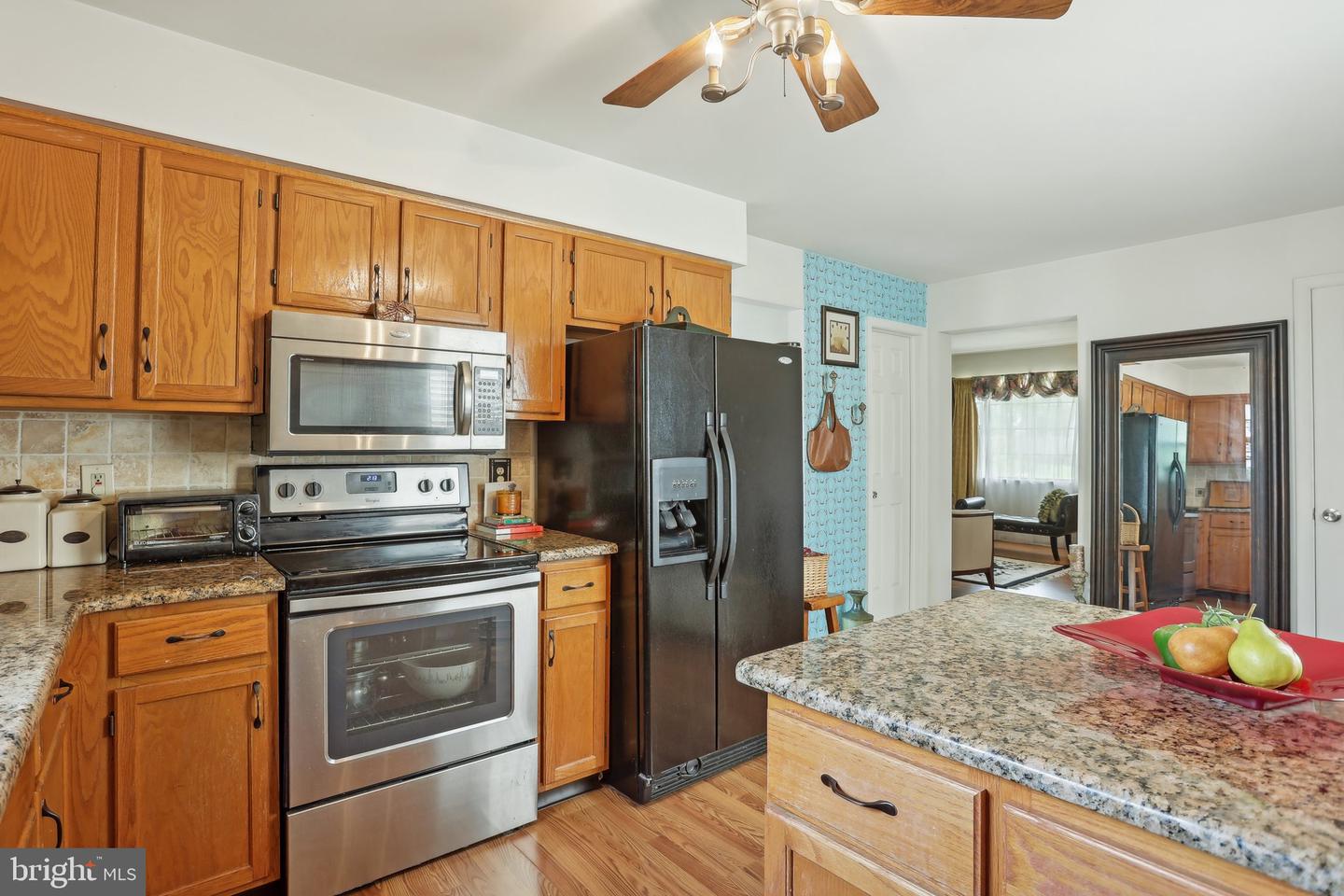 339 W Lexington St