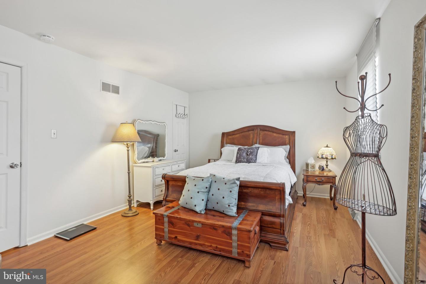 339 W Lexington St