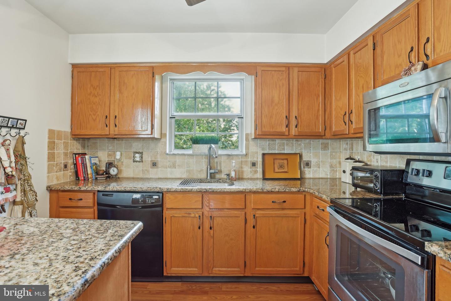 339 W Lexington St