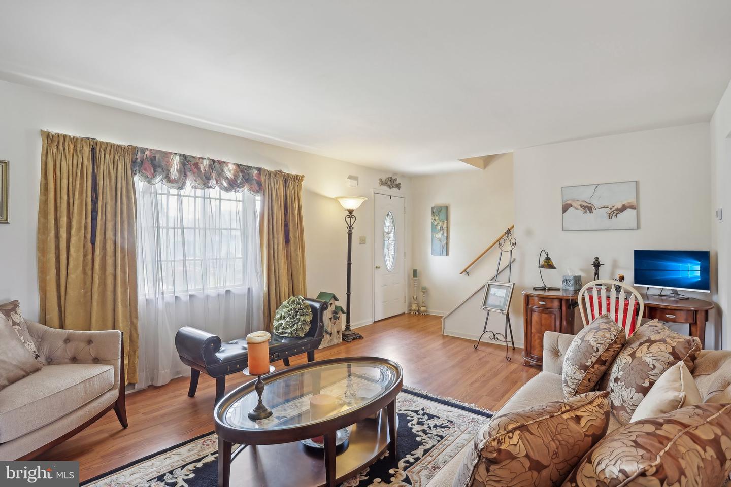 339 W Lexington St