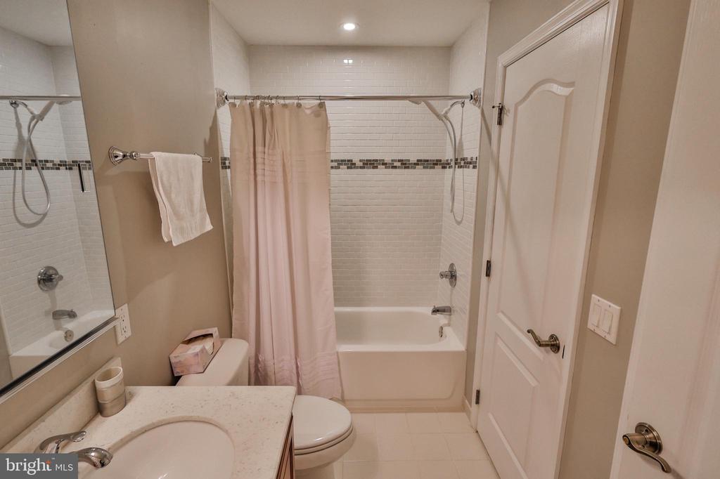 3528 Lenape Ln