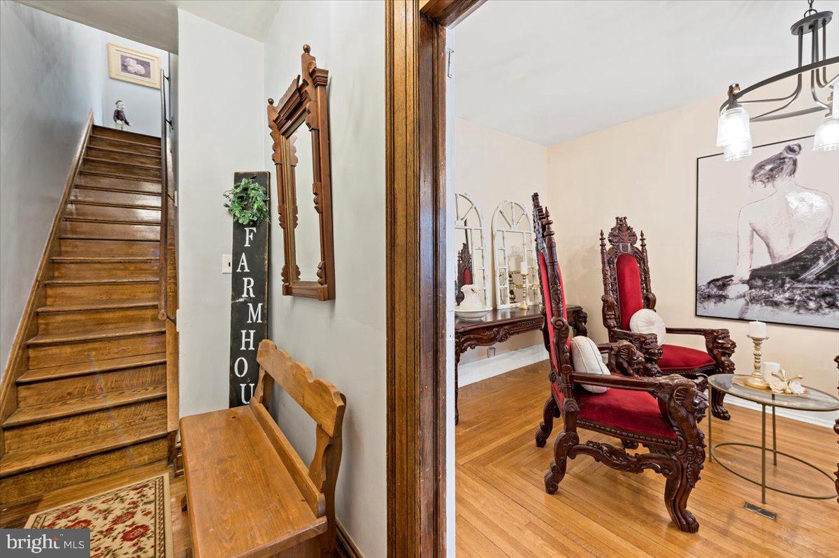 21 N 11th St