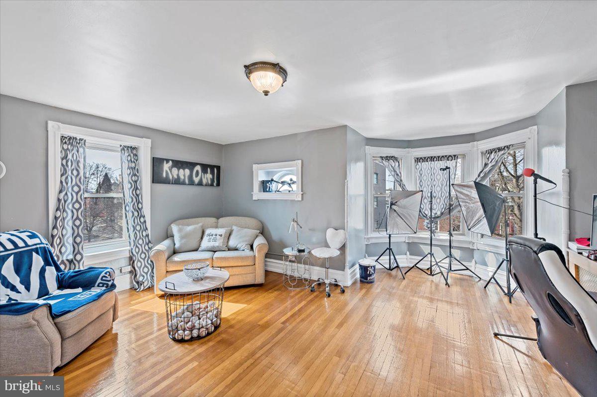 21 N 11th St