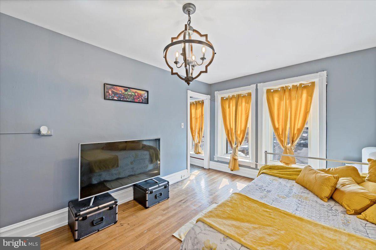 21 N 11th St