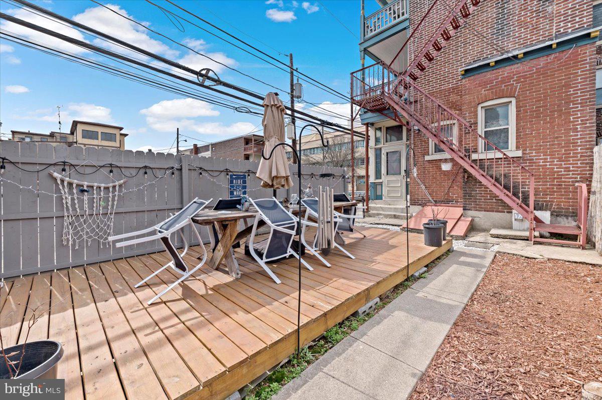 21 N 11th St