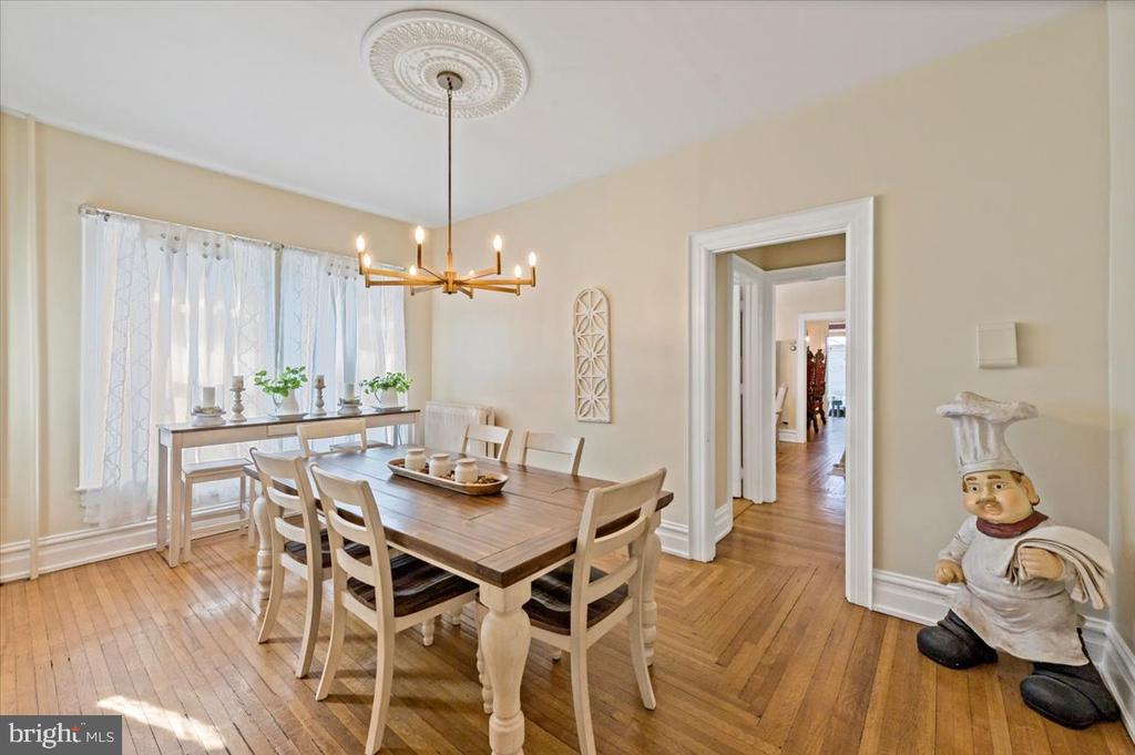 21 N 11th St