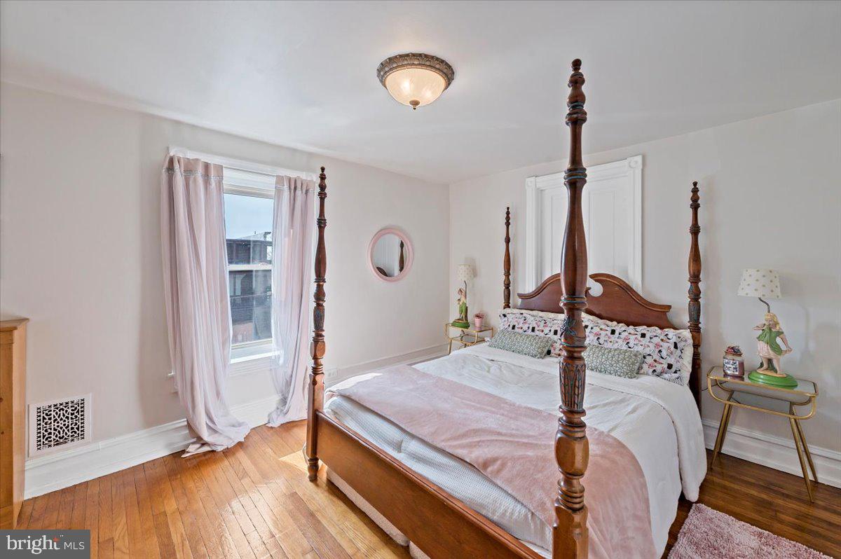 21 N 11th St