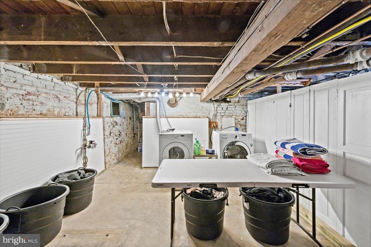 21 N 11th St