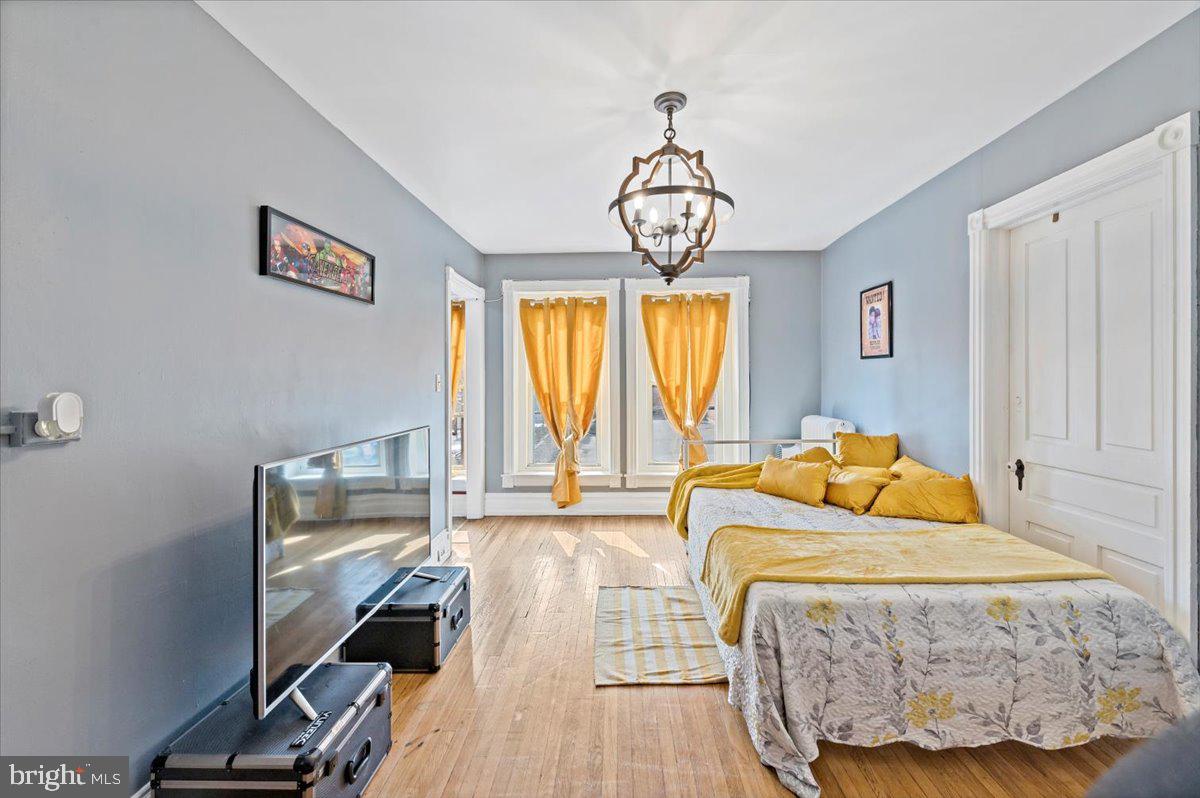 21 N 11th St